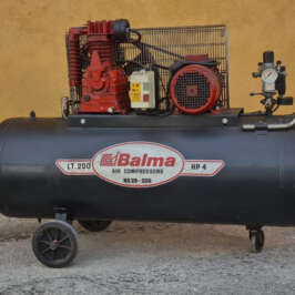 Compressore d’aria a due stadi con azionamento a cinghia NS29S/200CT4